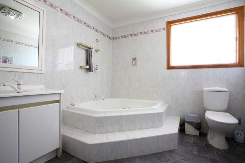 Top Bathtub Installation Companies in Sellersburg, IN